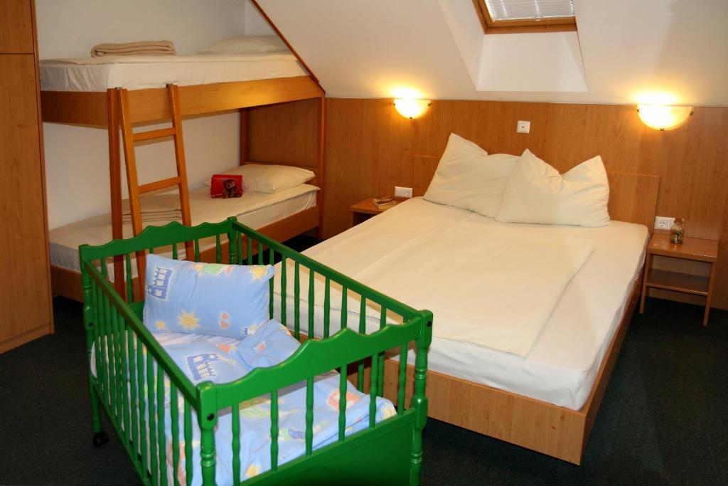 Hotel Oskar Zaplata เปรดวอร์ ห้อง รูปภาพ