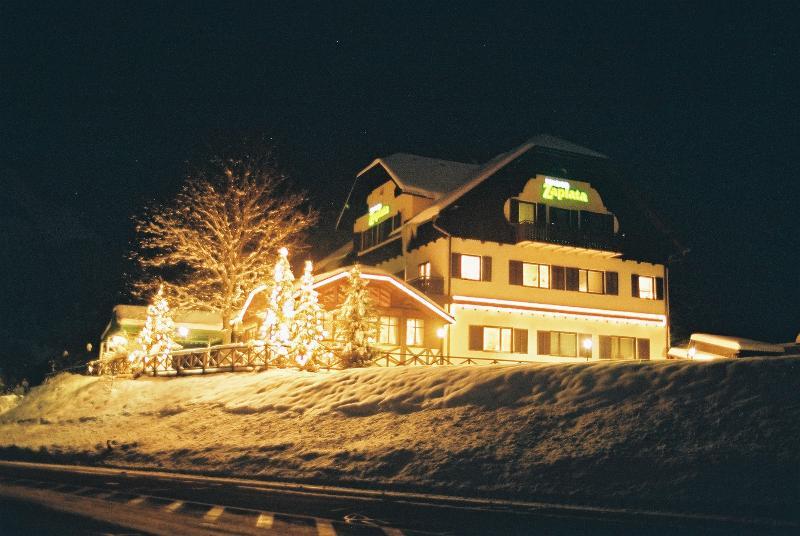 Hotel Oskar Zaplata เปรดวอร์ ภายนอก รูปภาพ